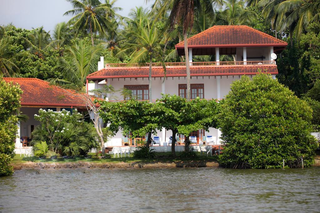 Waterside Bentota Hotel Exterior photo