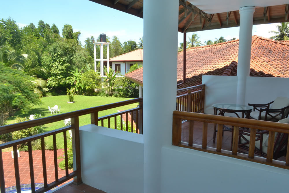 Waterside Bentota Hotel Exterior photo