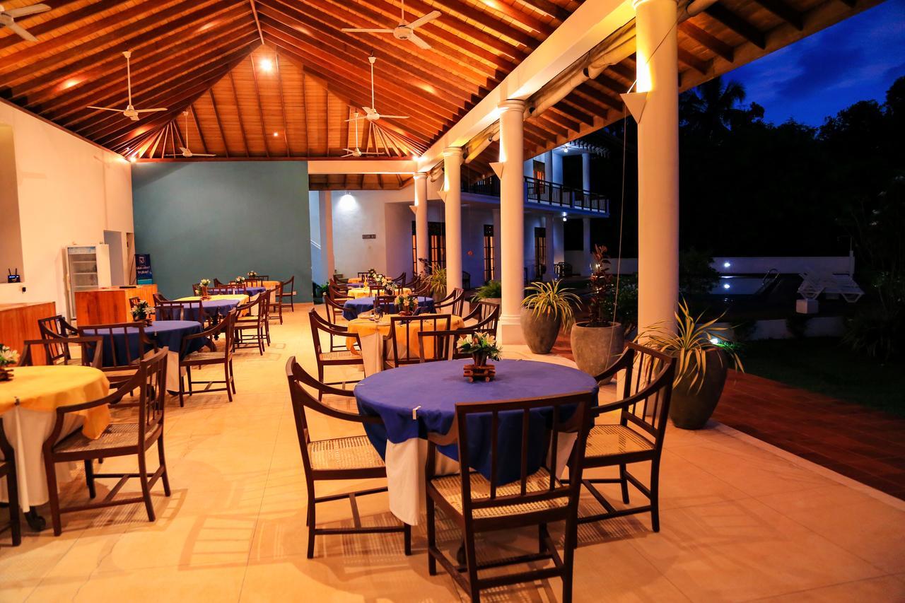 Waterside Bentota Hotel Exterior photo