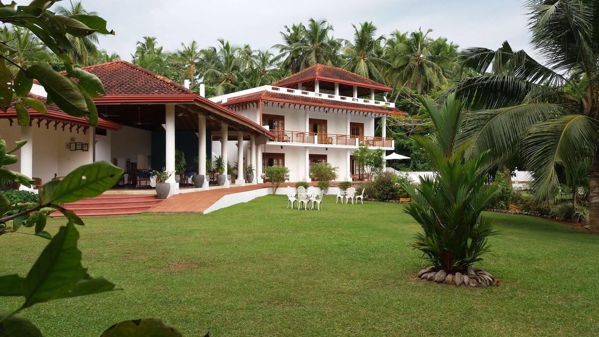 Waterside Bentota Hotel Exterior photo